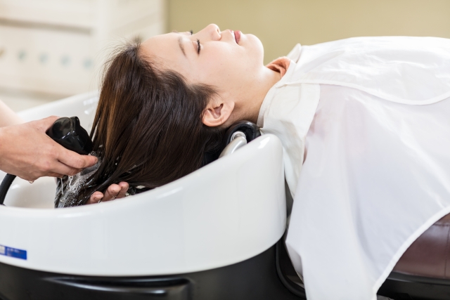 美容院でカラー後の後処理